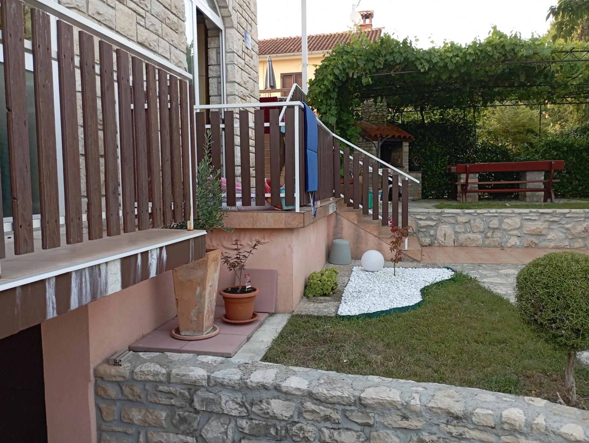 Apartman Sole Apartment Karigador Exterior photo